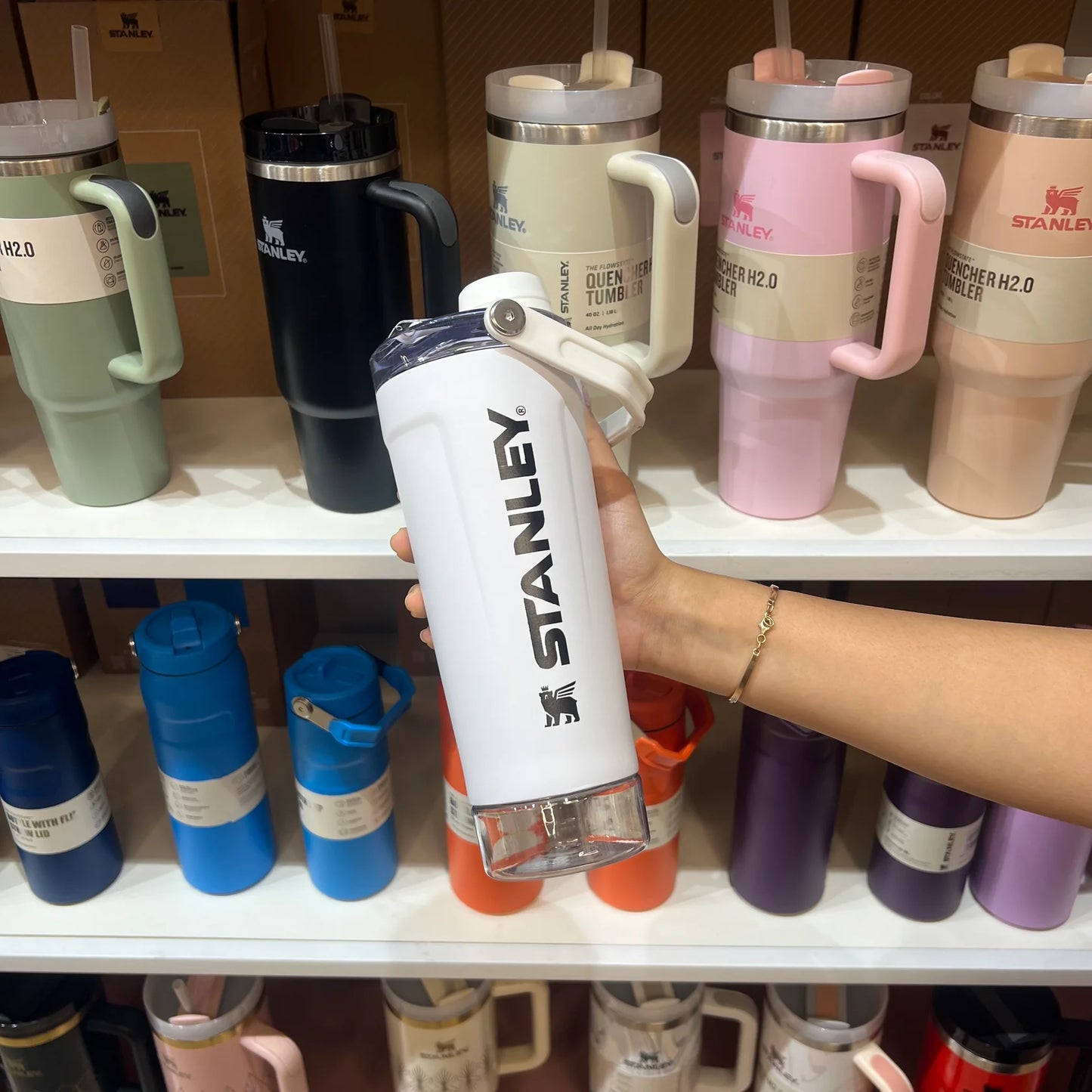 Stanley - The Activate Shaker Bottle