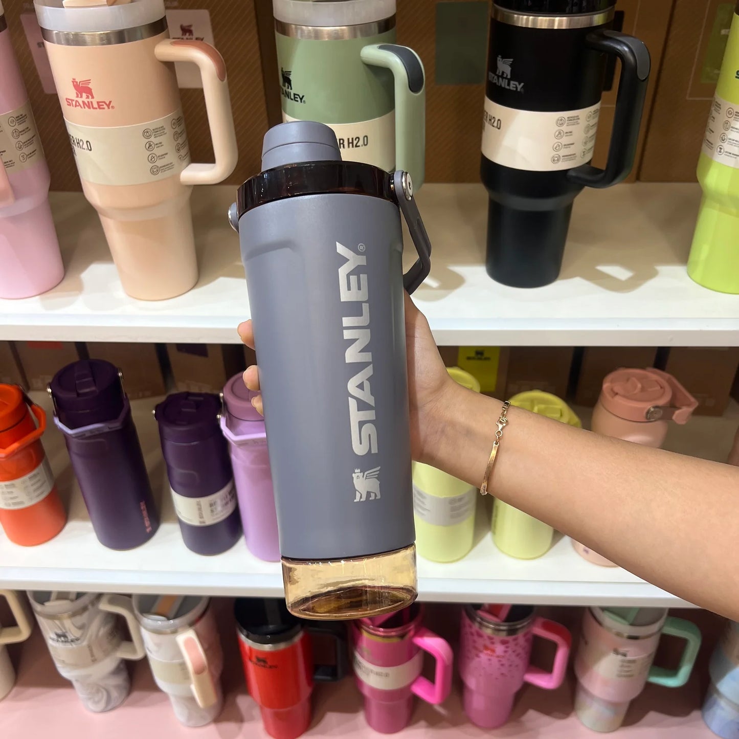 Stanley - The Activate Shaker Bottle