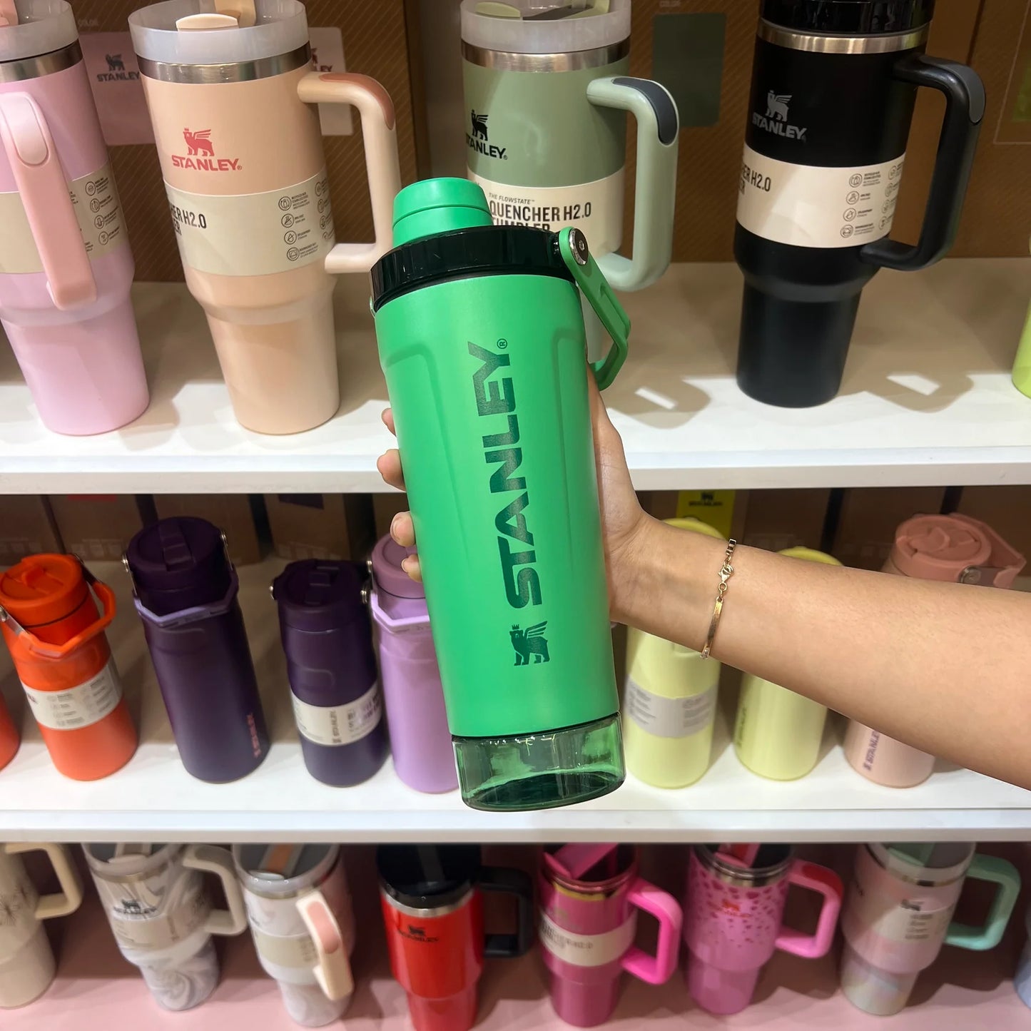 Stanley - The Activate Shaker Bottle